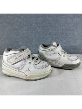 Nike Jordan Flight 23 White Infant Toddler 6C Elastic Sneaker